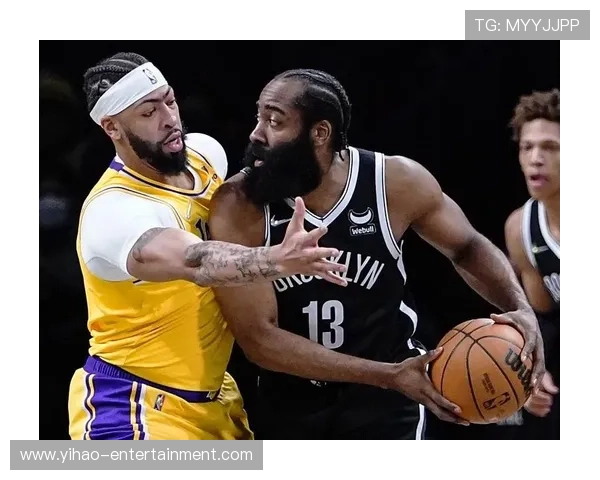 湖人队最新动态：詹姆斯伤势恢复良好，浓眉大帝迎来赛季巅峰表现